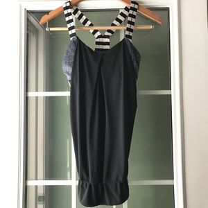 LULU LEMON Black top